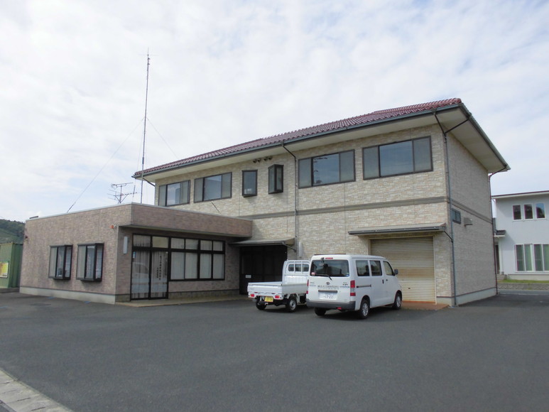 蔭山貸事務所2F
